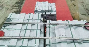 益阳 芝麻白仿形加直形路沿石出货日常