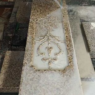 益阳 黄金麻花岗岩异形加工雕刻栏杆大柱