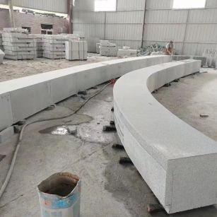 益阳芝麻白花岗岩石板材 园林光面弧形坐凳