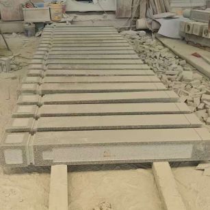 益阳 芝麻白异形加工雕刻-栏杆大柱，方柱