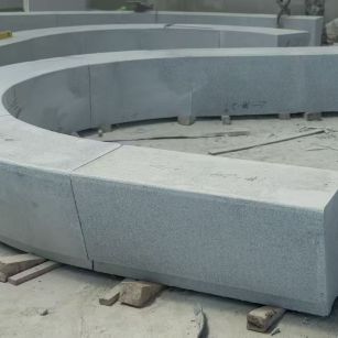 益阳 芝麻白花岗岩光面弧形坐凳