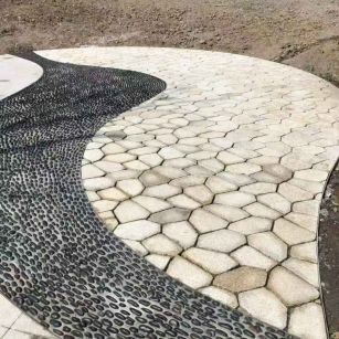 益阳 黄金麻冰裂纹地铺石工地铺装案例