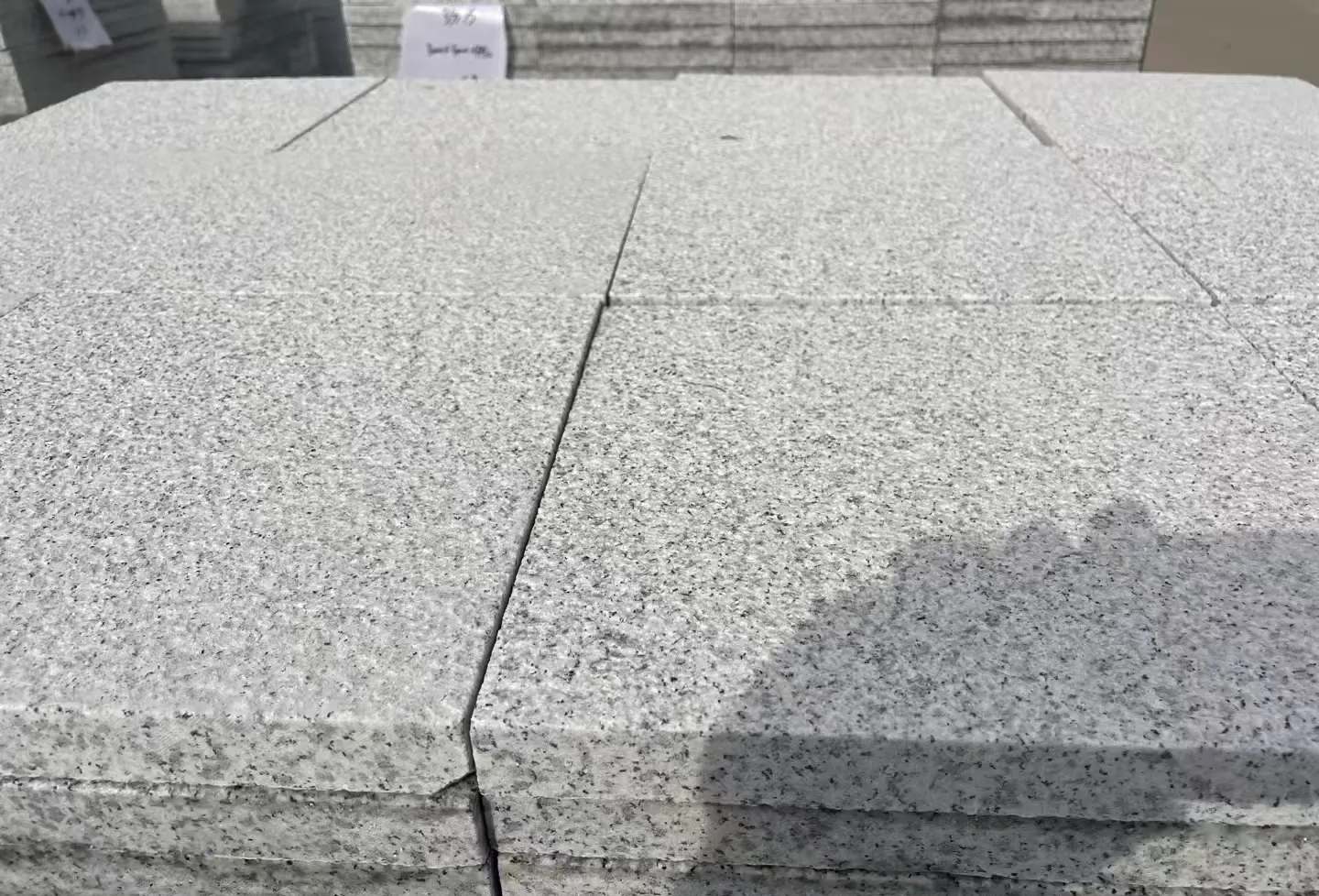 益阳 白麻花岗岩石材推荐 荔枝面地铺石