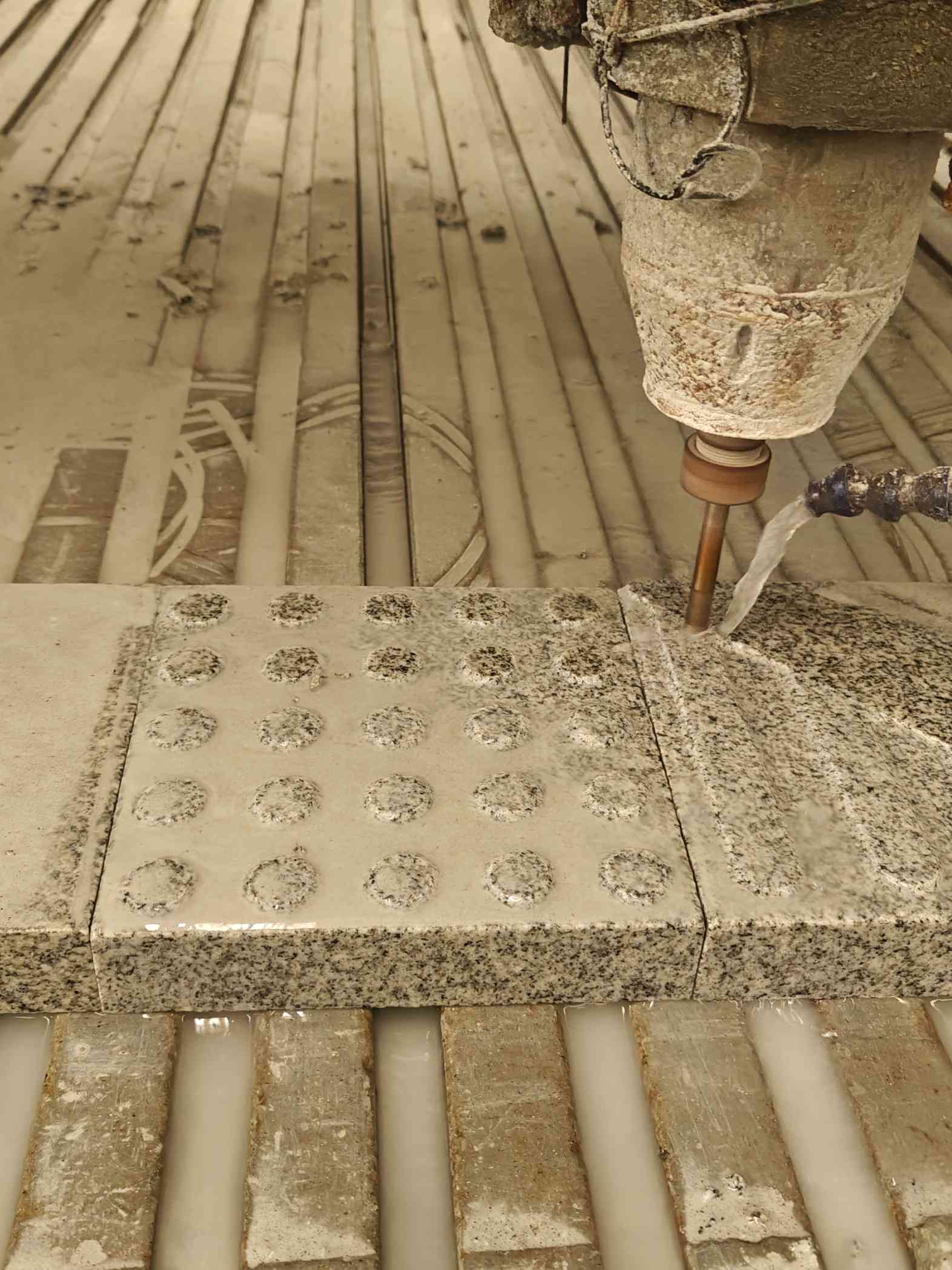 益阳 芝麻白花岗岩石材盲人石、盲道石、盲点石