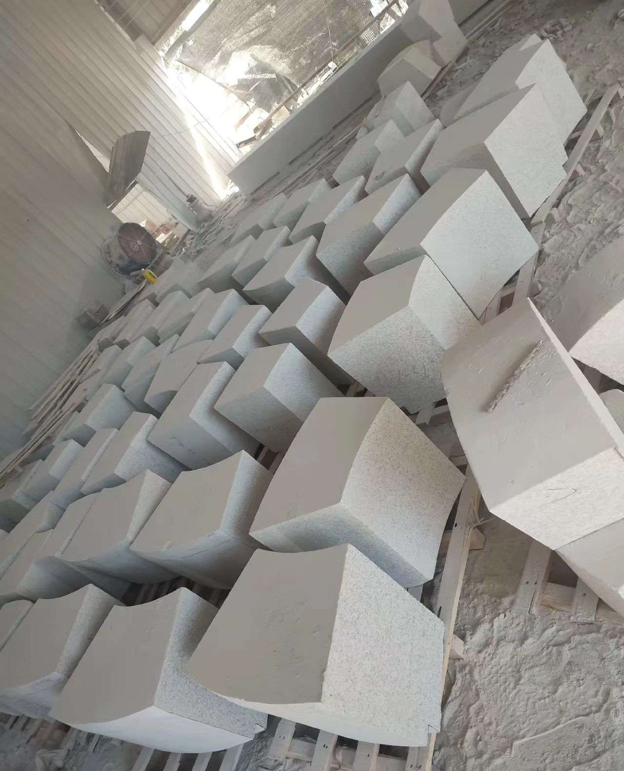 益阳 白麻花岗岩异形坐凳