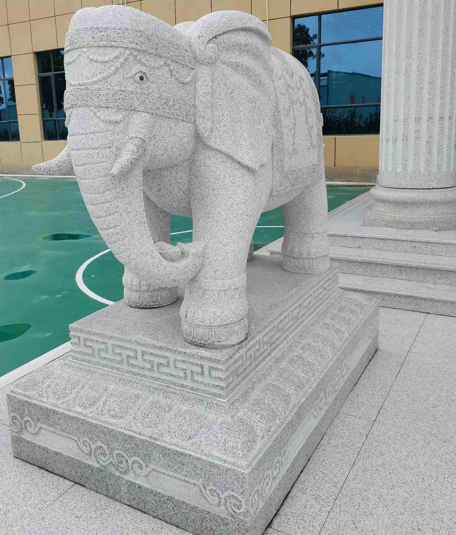 益阳 白麻花岗岩动物异形石雕-大象