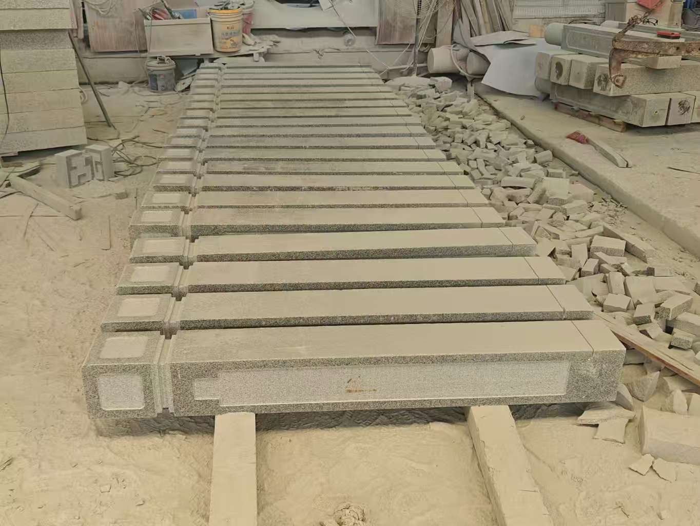 益阳 芝麻白异形加工雕刻-栏杆大柱，方柱