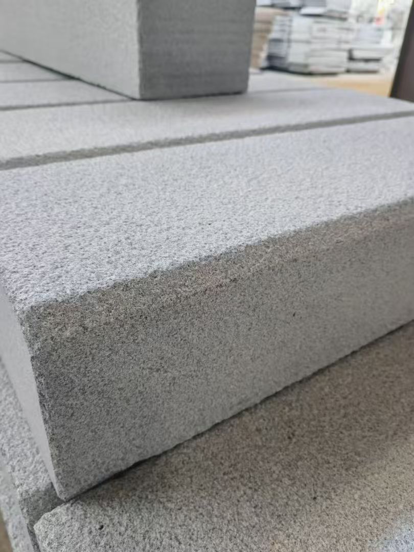 益阳 芝麻灰荔枝面路沿石