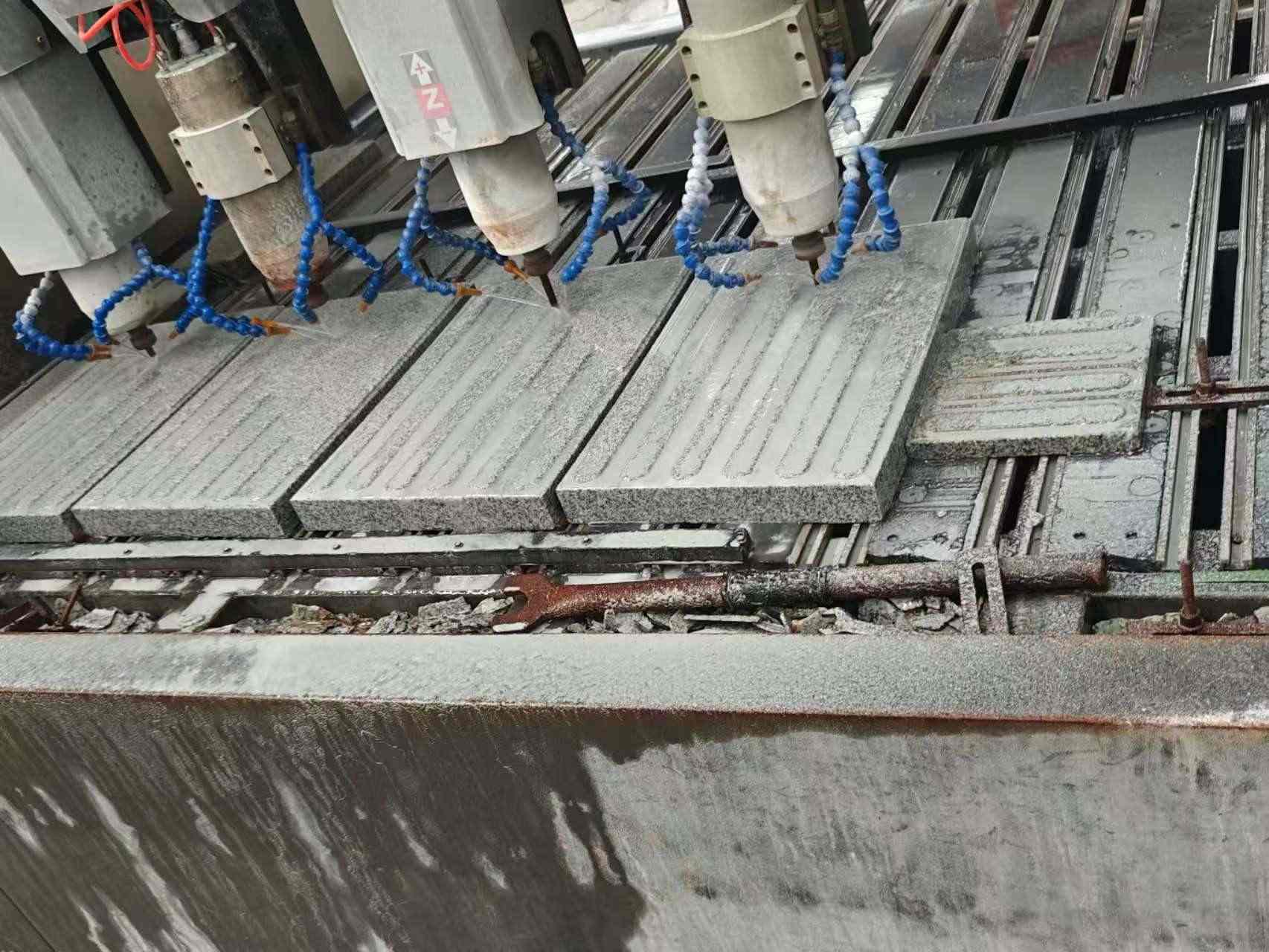 益阳 芝麻白花岗岩荔枝面盲道雕刻