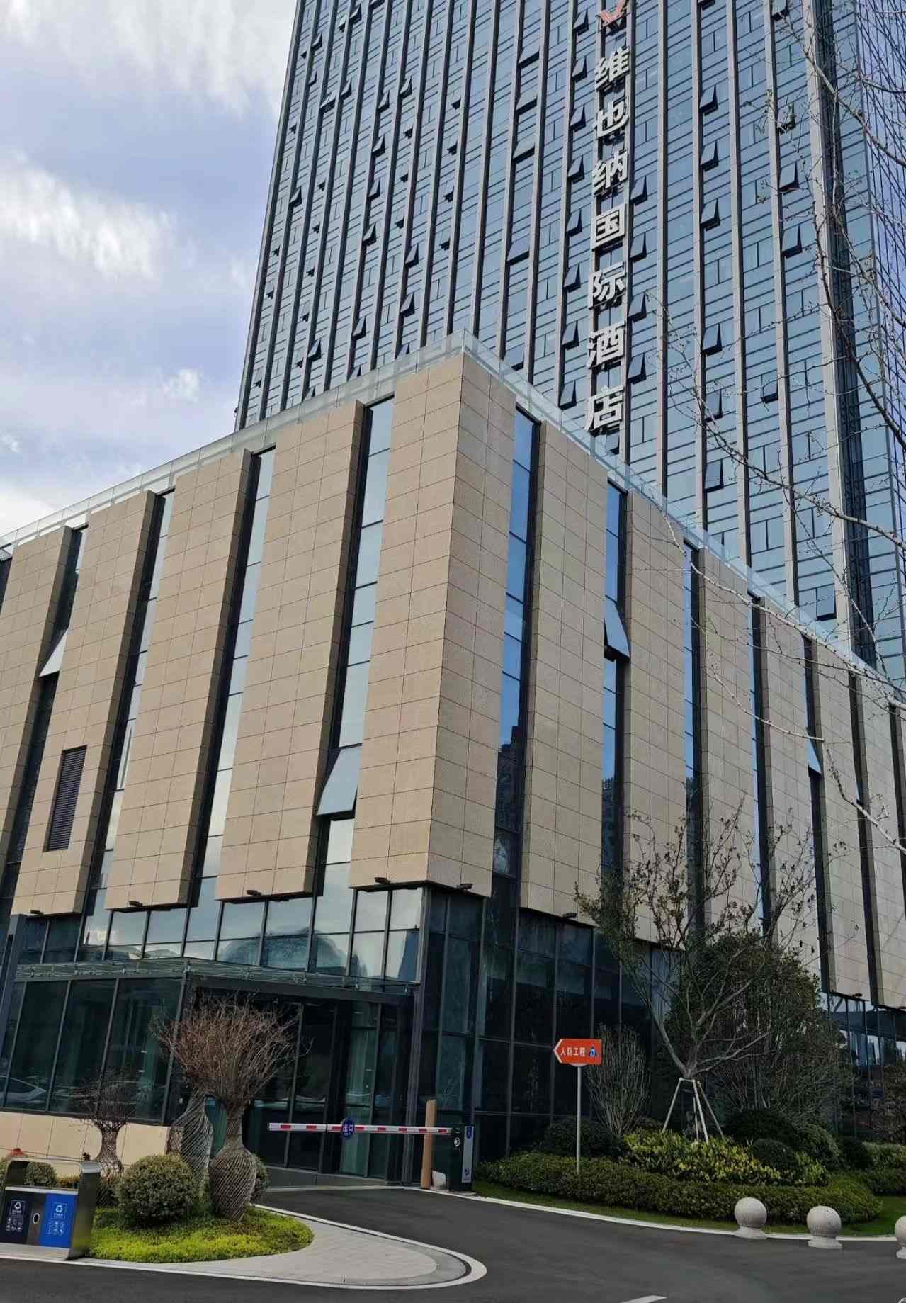 益阳 黄金麻花岗岩外墙干挂