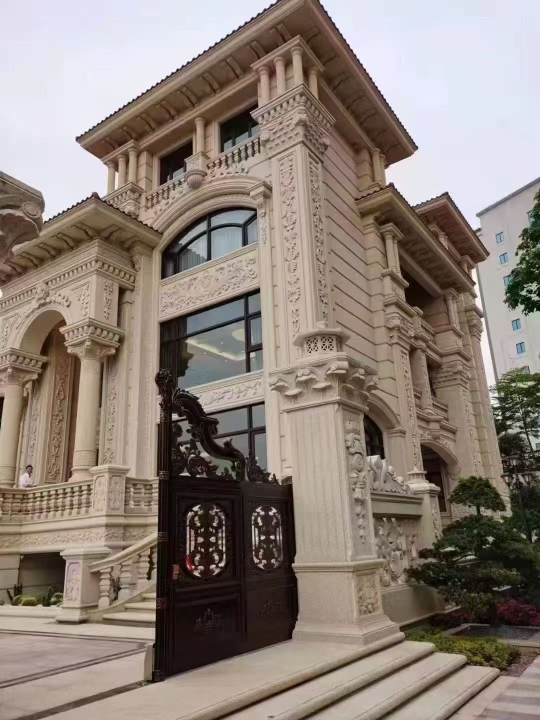 益阳 黄金麻花岗岩别墅外墙干挂效果展示