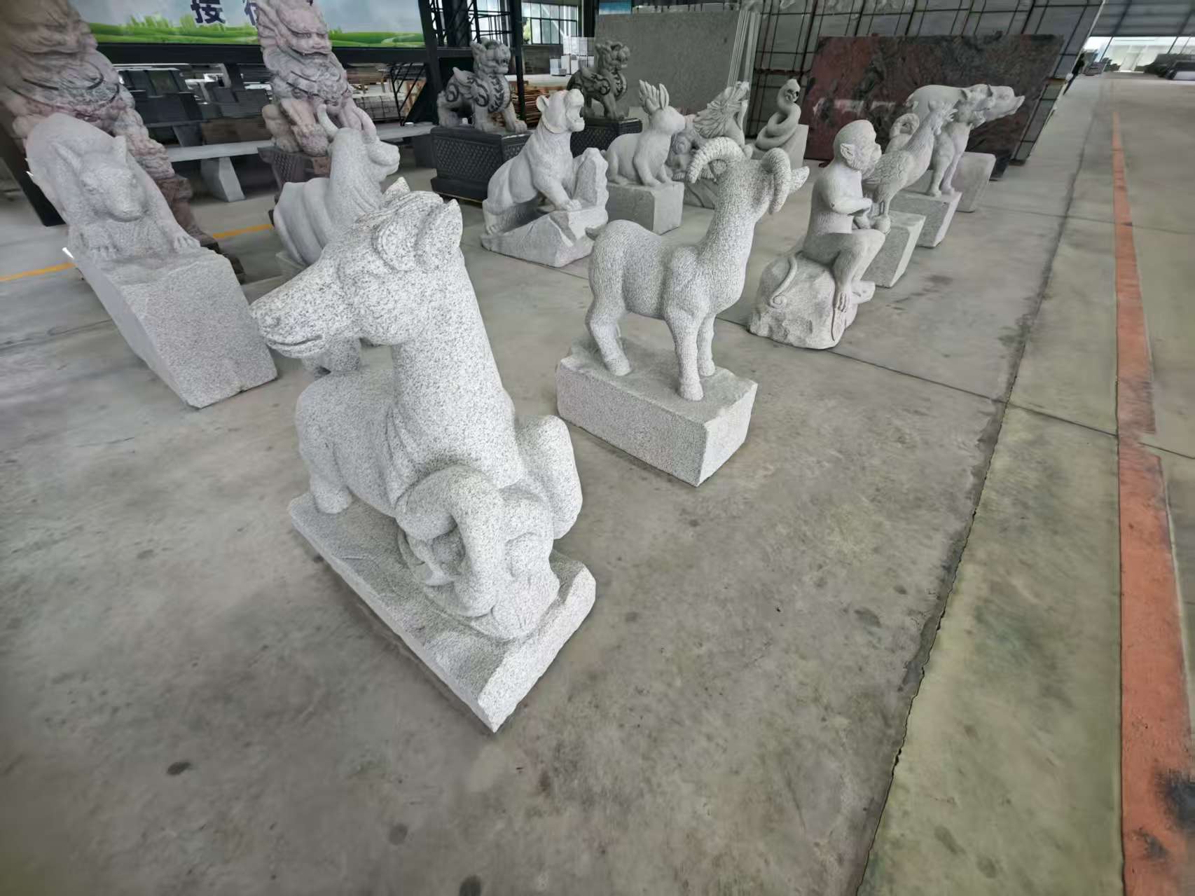 益阳 芝麻白花岗岩造型立体雕刻——十二生肖