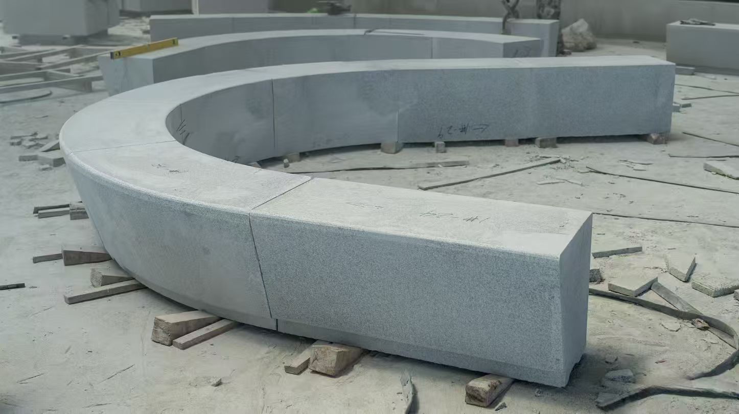 益阳 芝麻白花岗岩光面弧形坐凳
